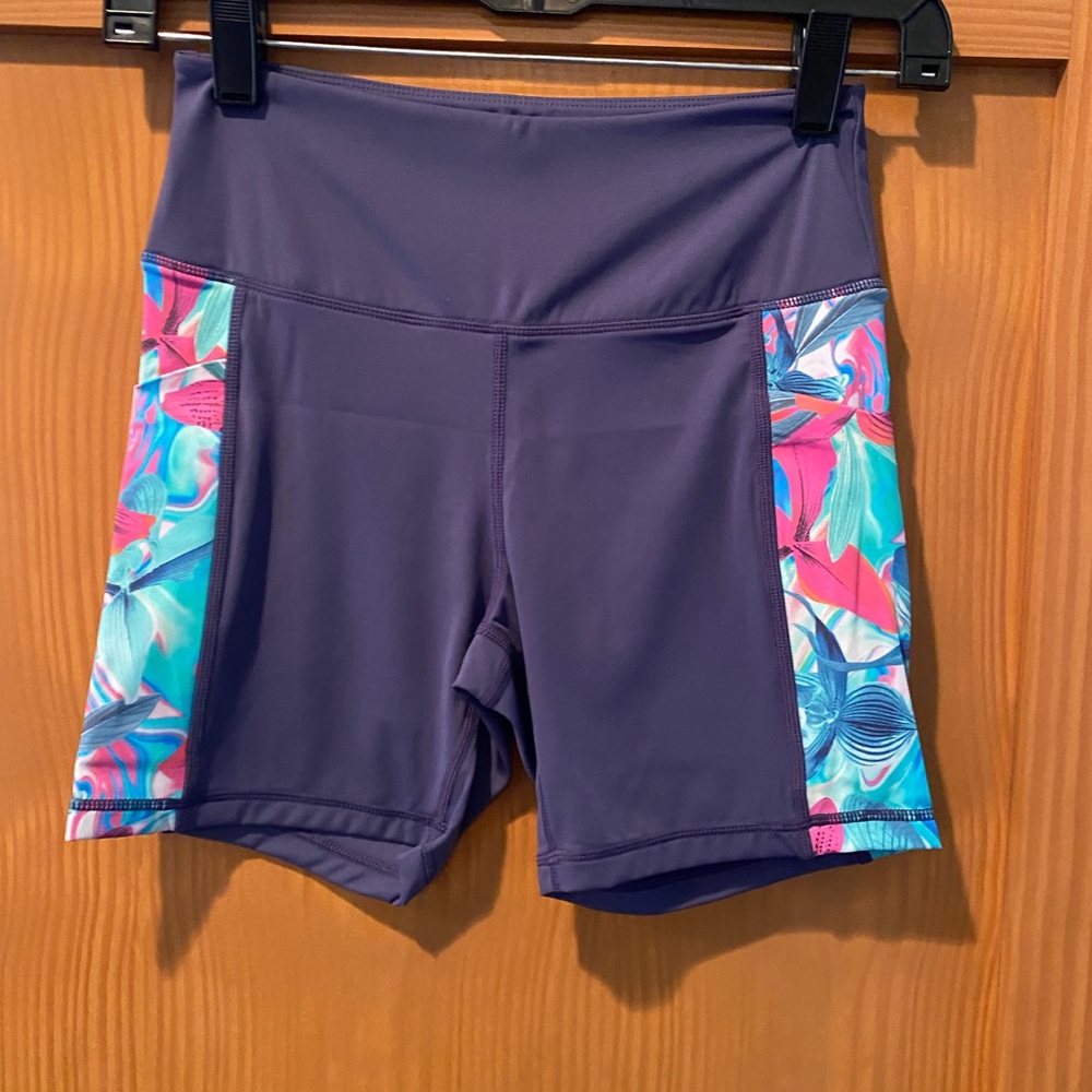Salt Life Women’s /Juniors Gray Floral Performance Bike Short NWT S